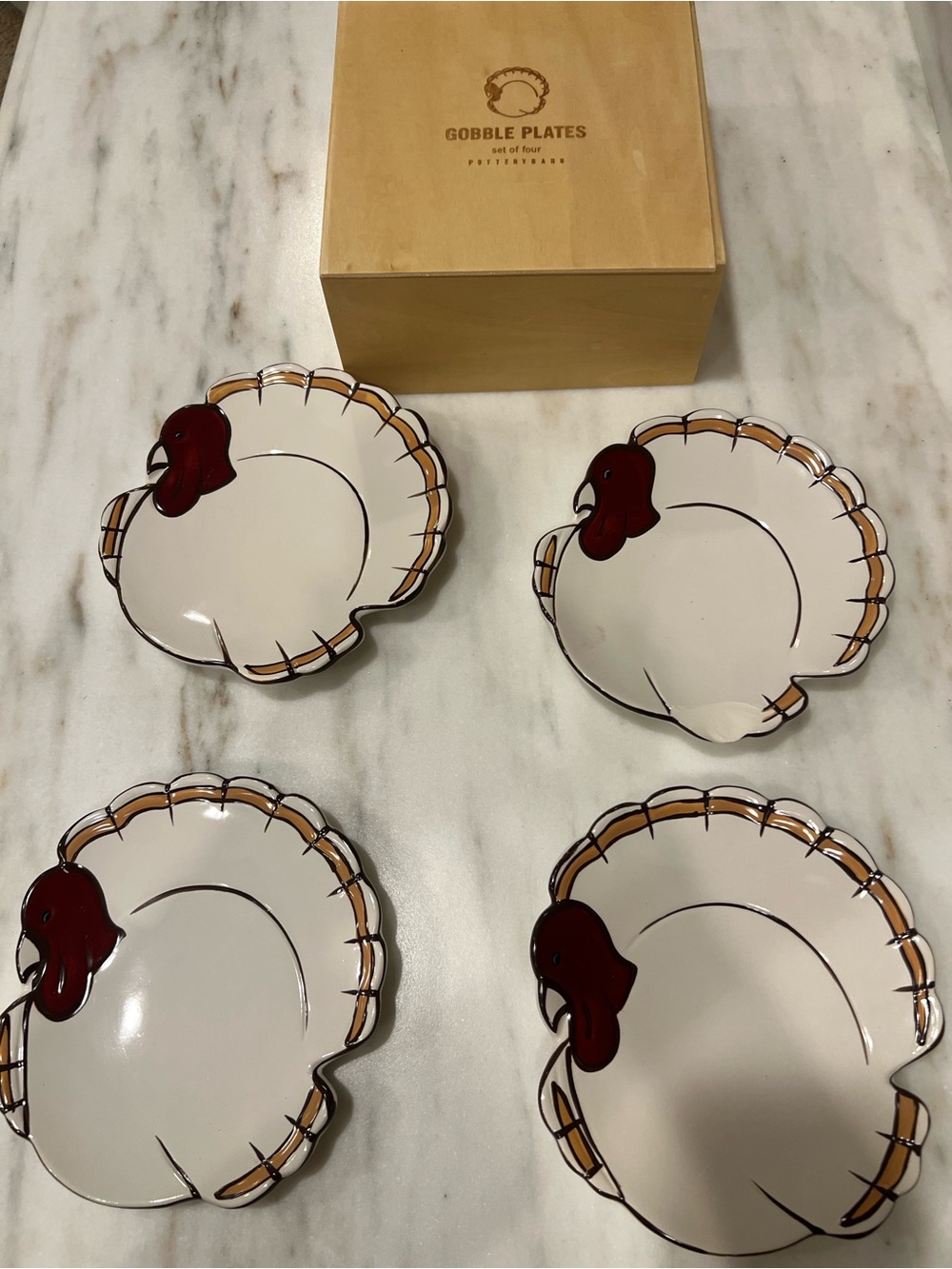 Pottery Barn 4 Dessert plates